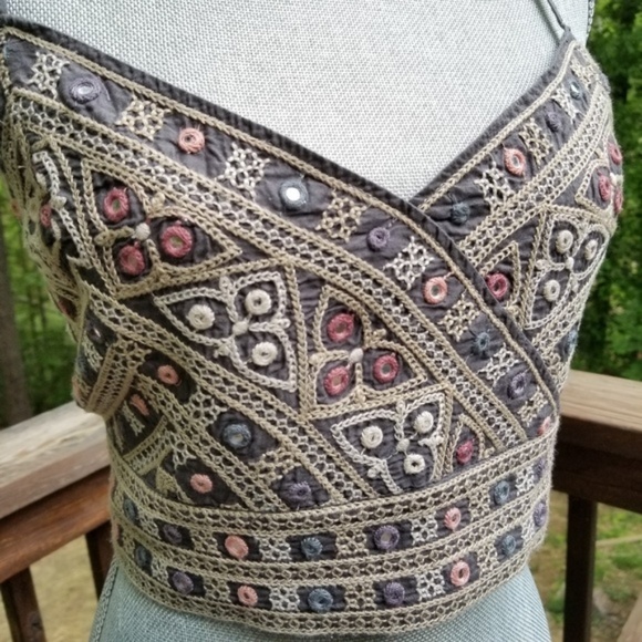 AEO embroidered crop top XL NWT - Picture 4 of 7